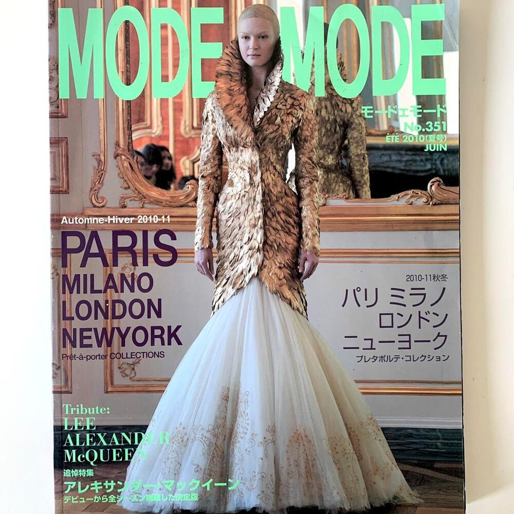 Mode et Mode Fashion Magazine Featuring Alexander McQueen,